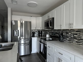 4350 Tyler Cir N, Saint Petersburg, FL 33709