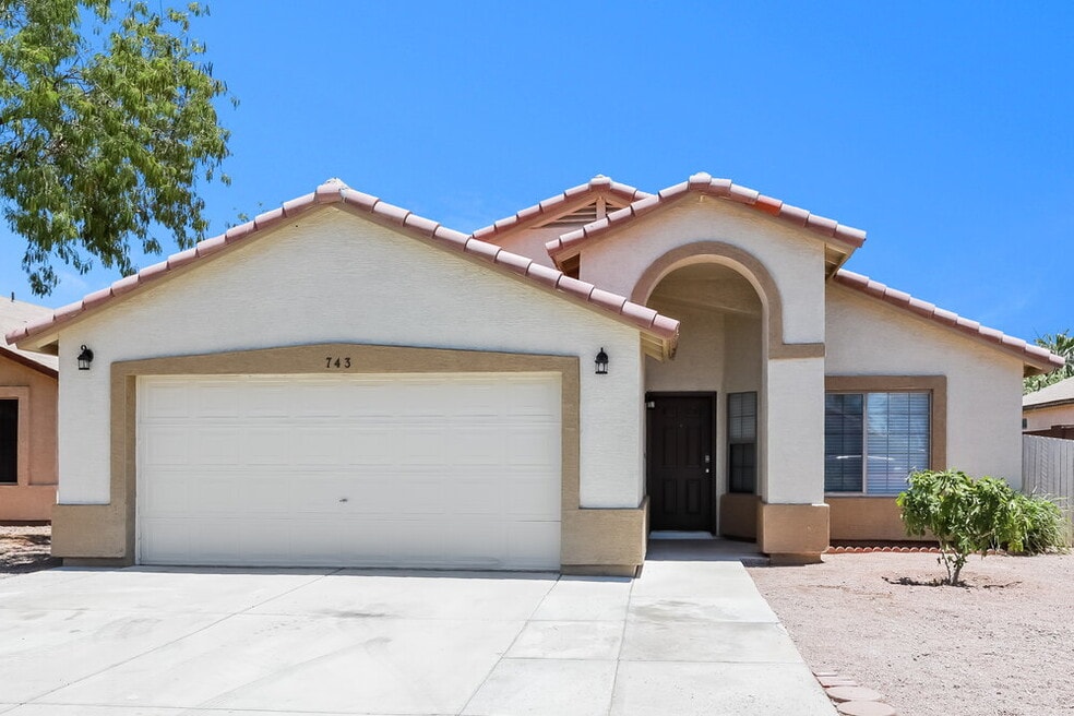 743 S Del Rio Ct, Apache Junction, AZ 85120 - photo 1