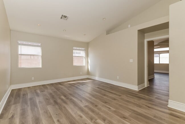 7252 Gold Find Ct, Las Vegas, NV 89130 - photo 4