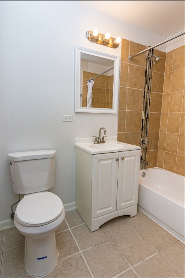 The Shore Residences  7350 S. Phillips Ave, Chicago, IL, Chicago, IL 60649 - photo 6