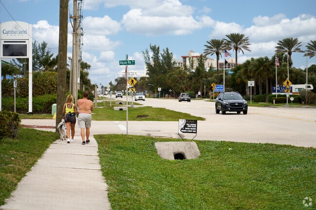 South Beach is an easily walkable neighborhood with A1A serving as the main thoroughfare.