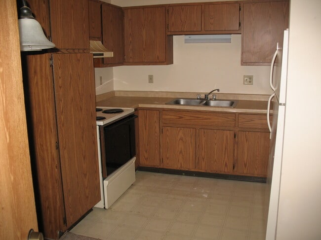 1415 N Rankin St unit Nine, Appleton, WI 54911 - photo 4