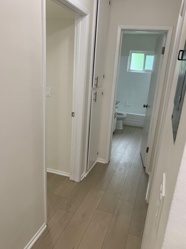 5000 Coldwater Canyon Ave unit 4, Sherman Oaks, CA 91423 - photo 6