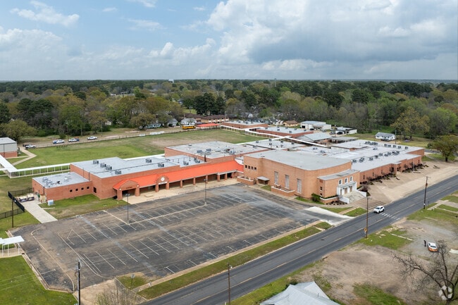 Magnolia Middle School is part of the Magnolia School District.