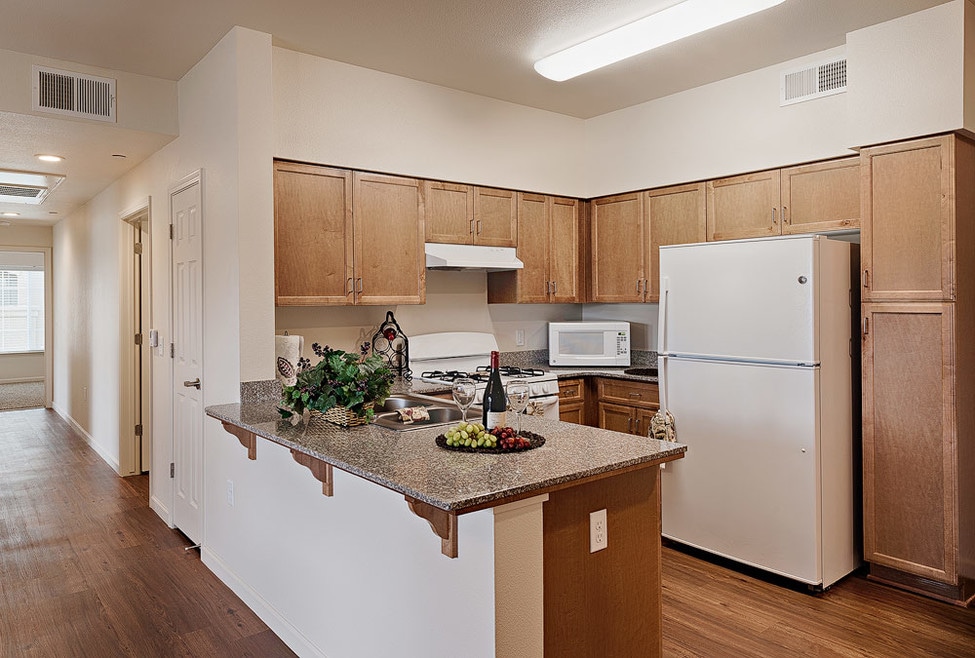 The Grove 341 N 19 1 2 Ave, Lemoore, CA