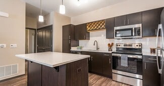 1900 Canterfield Pkwy E, West Dundee, IL 60118