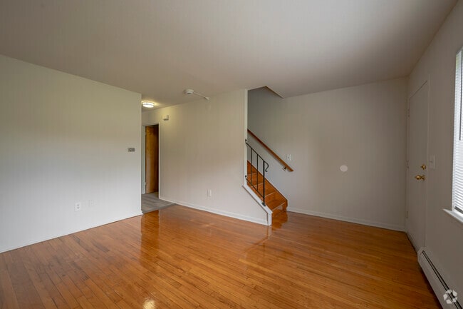 2BD, 1BA - 960 SF - Redstone Gardens - Living Room