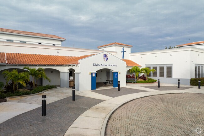 Divine Savior Lutheran Academy is a well known establishment in the City of Doarl.