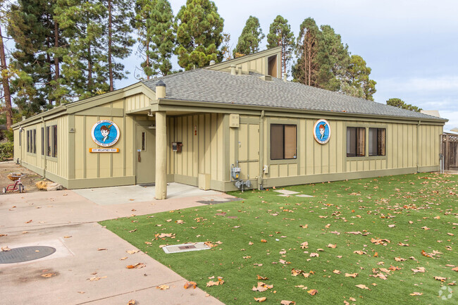 Peter Pan Academy is in one small building on the lagoons of Bay Farm Isle in Alameda.