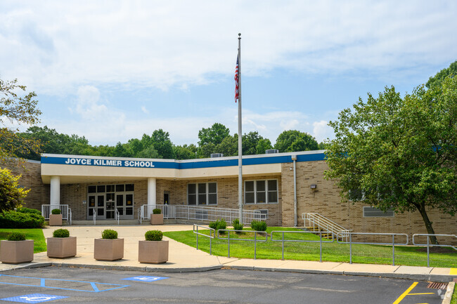 Mahwah's Joyce Kilmer Elementary School is a highly rated public school for grades 4 and 5.