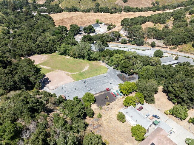 Engage in dynamic learning at Washington Elementary in Corral de Tierra.