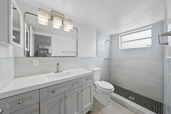 Ocean House - 360 Fiesta Ave Jupiter, FL 33469, Jupiter, FL 33469 - photo 4