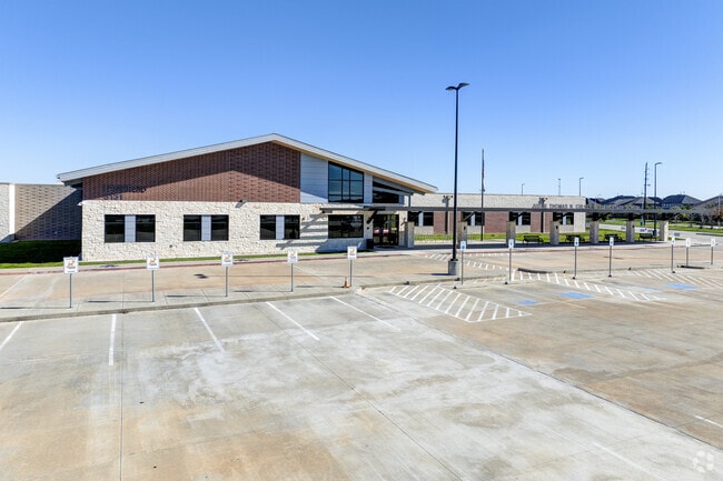 Adjacent to Oyster Creek Park, Culver Elementary provides a picturesque backdrop for outdoor act