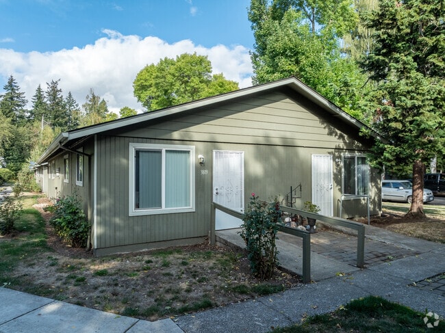 Wayside Apartments, Salem, OR 97301 - photo 2