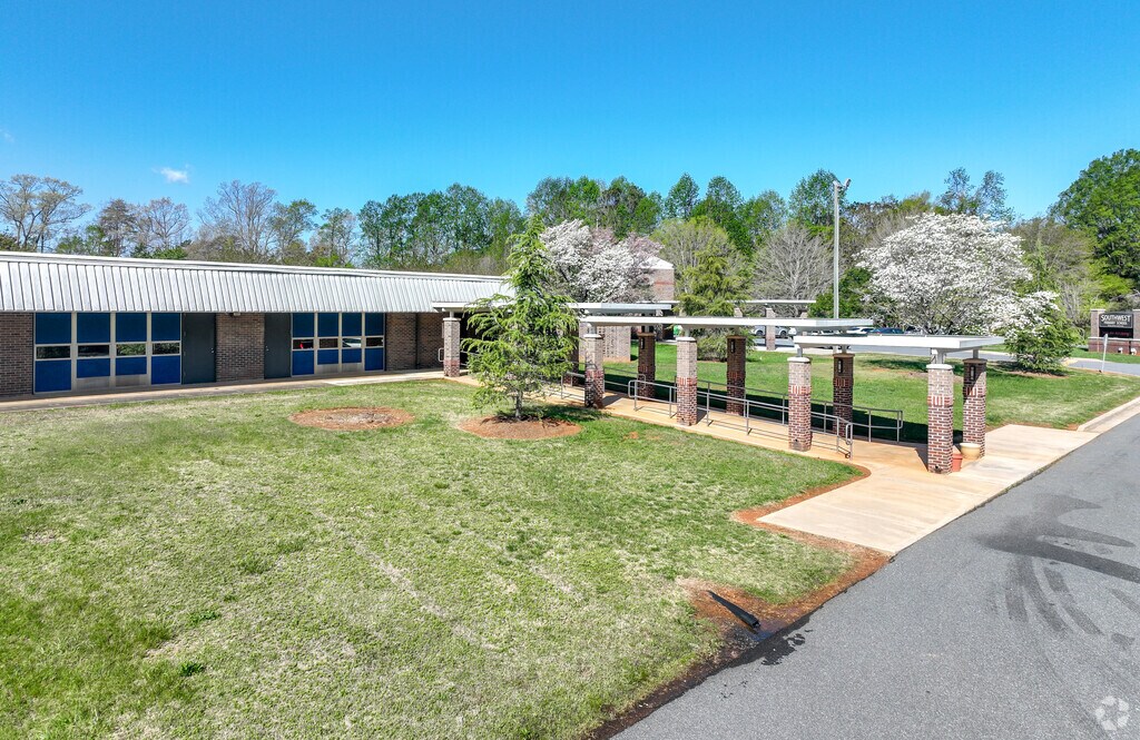 The student-teacher ratio is 12:1 at Southwest Primary School.