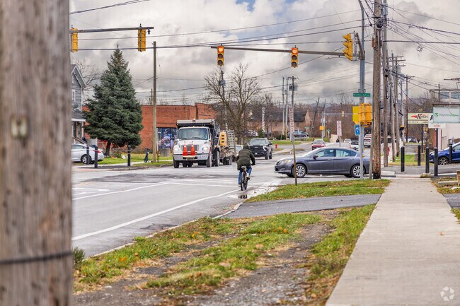 Park Ave is bikeable, and cyclists can be found along its wide streets.