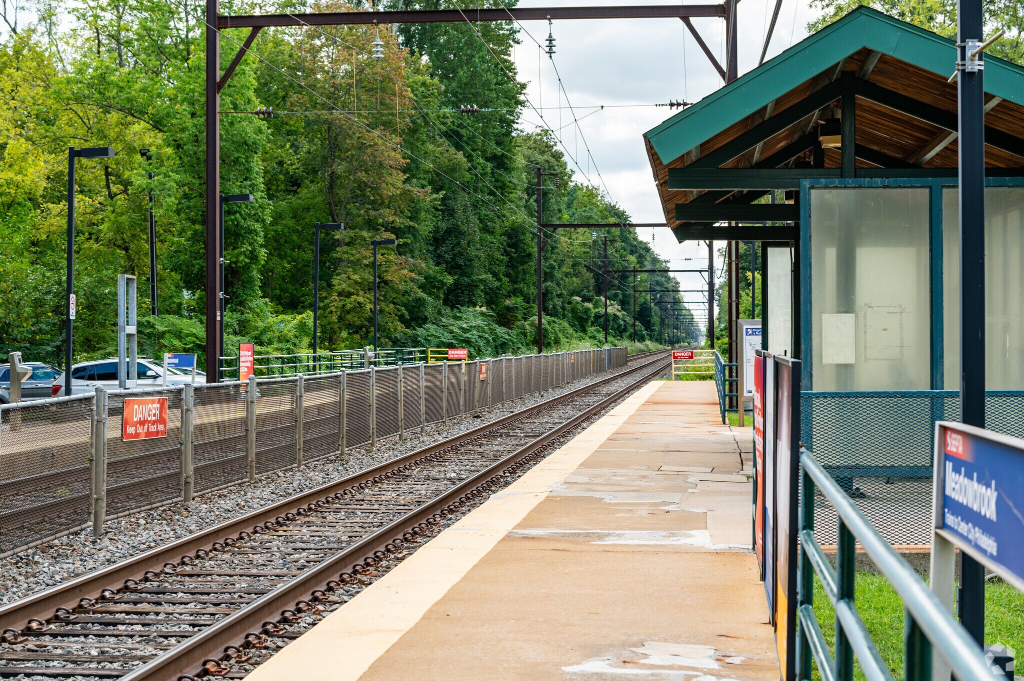 Meadowbrook Station in Rydal makes your commute stress free.