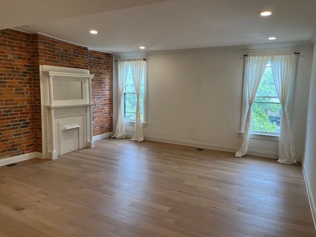 692 N High St, Columbus, OH 43215 - photo 5