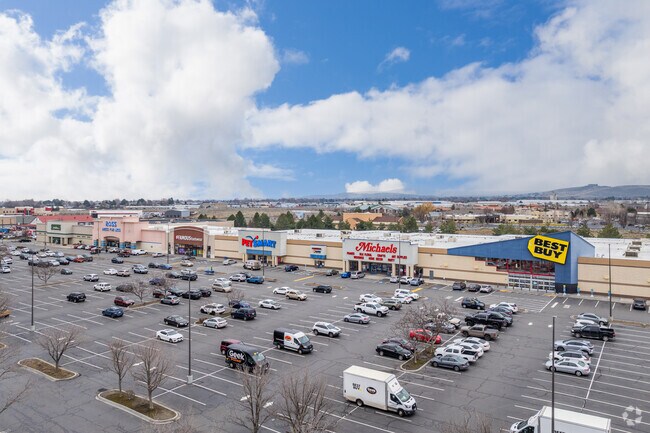 Kennewick has a couple large shopping centers within a short drive.