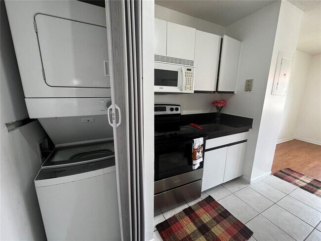 334 SW 86th Ave unit 206, Pembroke Pines, FL 33025 - photo 5