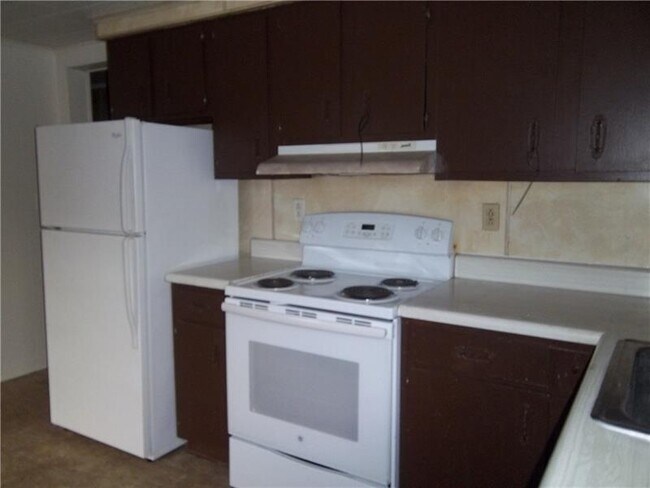 219 Chestnut St unit 219 A, Kittanning, PA 16201 - photo 3