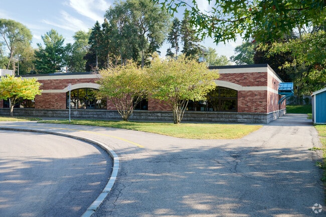 Brookview Elementary School is in West Irondequoit Central School District.