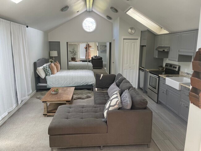 1715 Lincoln Ave unit Sudio, San Rafael, CA 94901 - photo 2