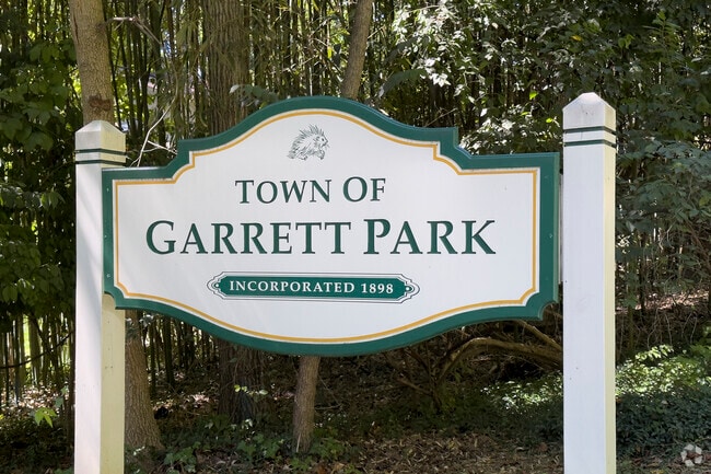 Find your dream home in Garrett Park!