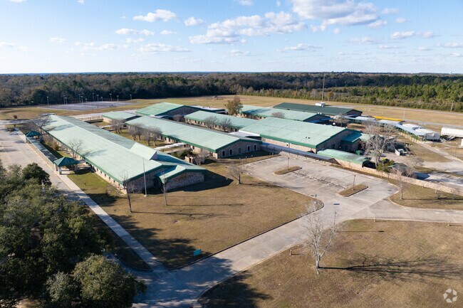 Ransom Middle School fosters academic growth and extracurricular opportunities.