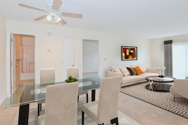 Oak Creek Apartments, Concord, NH 03303 - photo 3