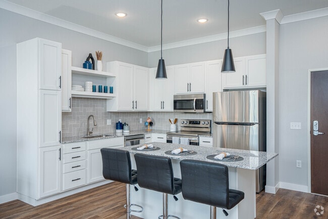 Ford - 1BR,1BA - 778SF - Kitchen