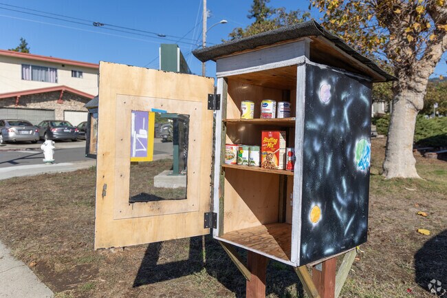 There is a free food pantry on the Laurel Elementary School campus.