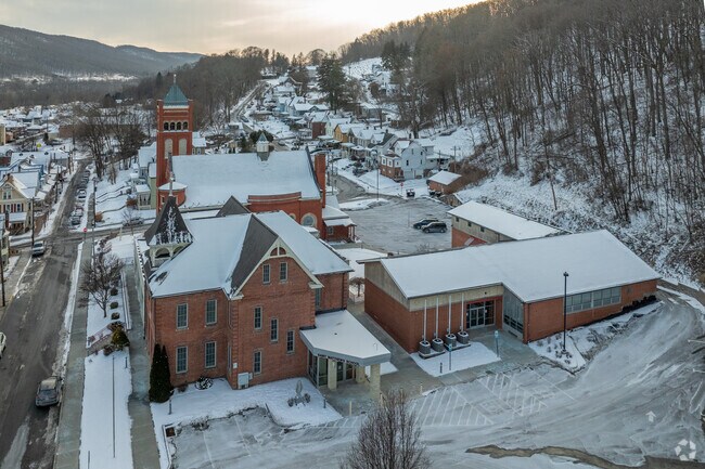 The sun always shines on St. Matthew Elementary School.