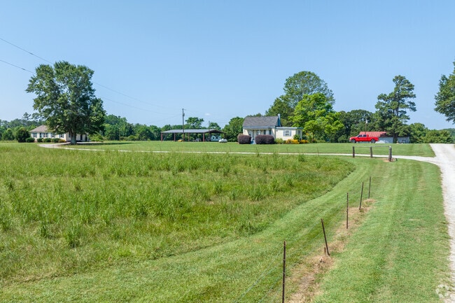 Country living only minutes from the city is easy peasy in MIddle Creek.