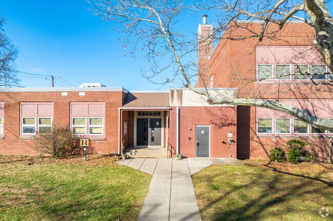 York Avenue Elementary School receives an overall A- grade from niche.com.