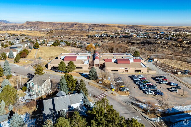 Shelton Elementary School is a better than average school in Golden.