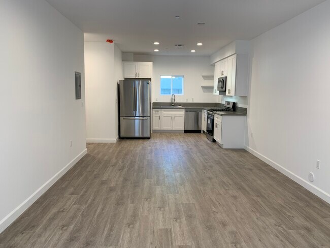 14727 Friar St unit 4, Van Nuys, CA 91411 - photo 5