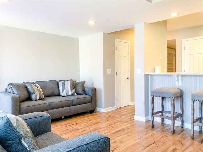 5218 Beach Dr unit ID1354903P, Panama City, FL 32408 - photo 4