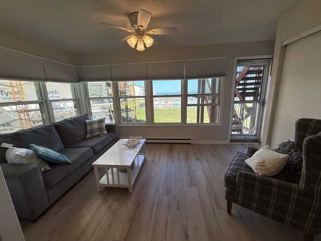 206 W Lakeshore Dr unit 206 Lakeshore Unit C, Port Clinton, OH 43452 - photo 5