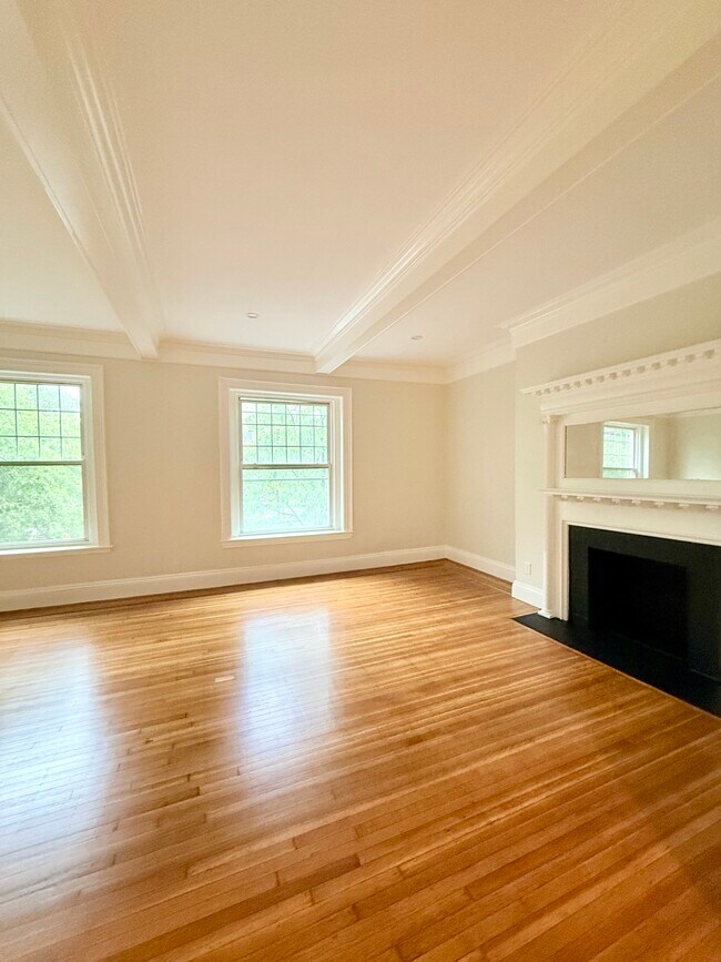 1726 Beacon St, Brookline, MA 02445 - photo 5