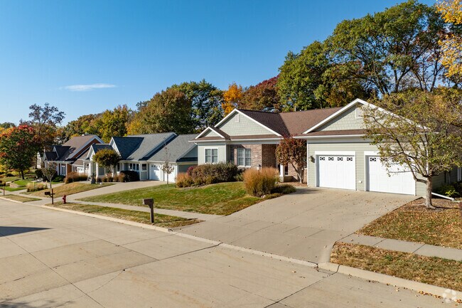 Peninsula Area’s architectural diversity gives every street a unique and inviting character.
