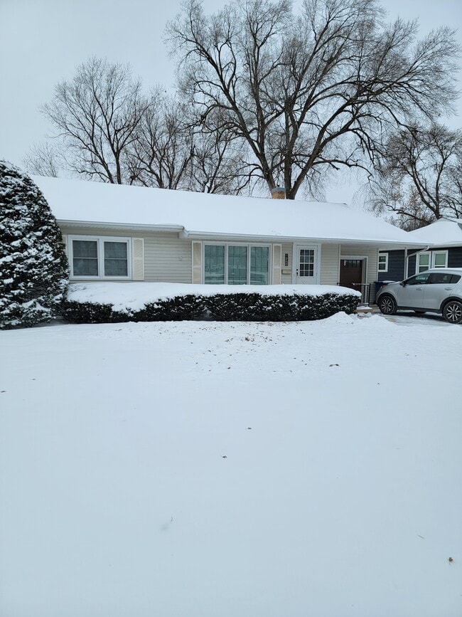 821 4th Ave SE, Le Mars, IA 51031 - photo 2