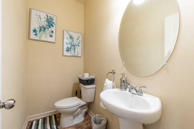 2318 Centenary Way Ct unit Upstairs Unit, Dacula, GA 30019 - photo 4