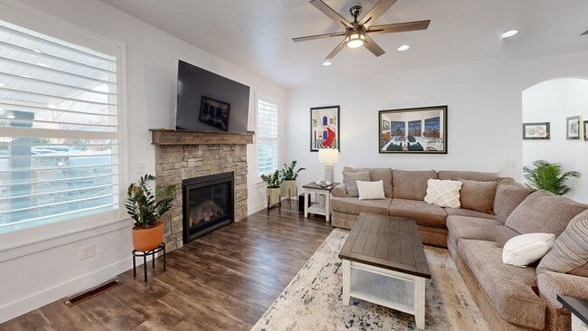 5625 S Dunetree Hill Ln, Holladay, UT 84121 - photo 3