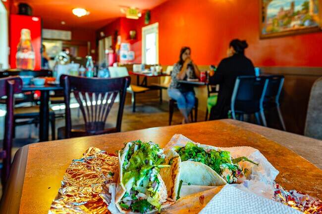 Huichi Rincon Huasteco serves up tasty tacos and cold Jarritos to hungry Westside diners.