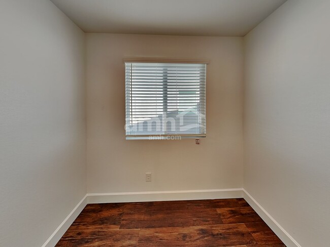 8827 N 171st Dr, Waddell, AZ 85355 - photo 5