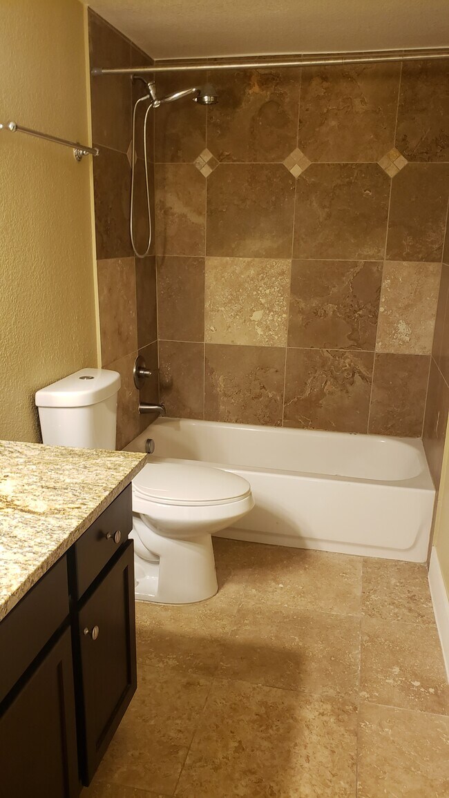 One of 2 bathrooms