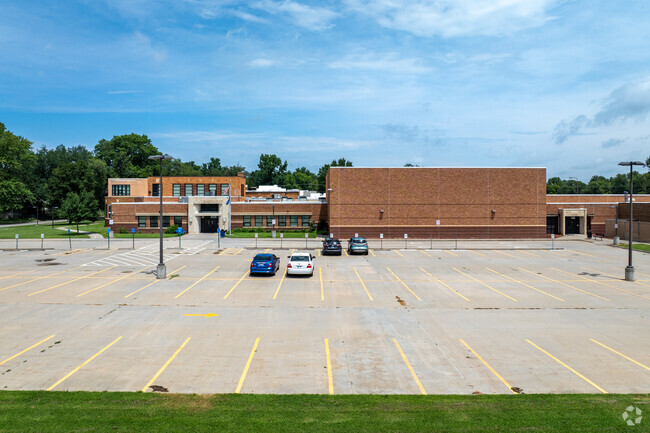 There is plenty of parking available at State Street Elementary School.
