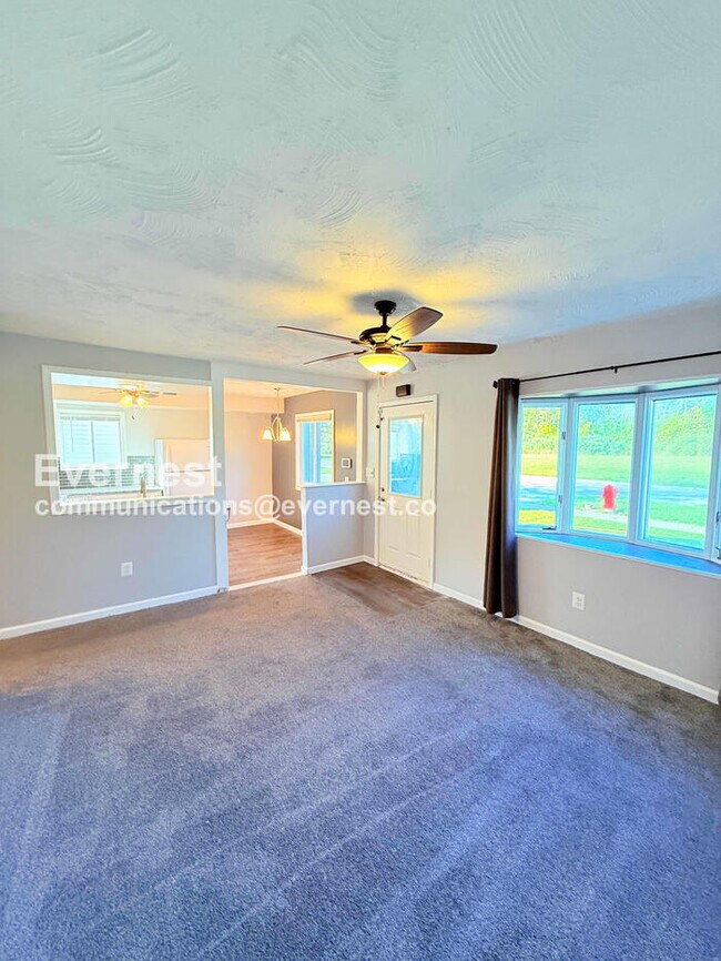 9433 Sylvia St, Taylor, MI 48180 - photo 6