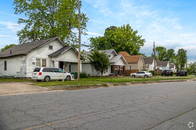 The median home price in Pine Bluff is slightly under $100,000.